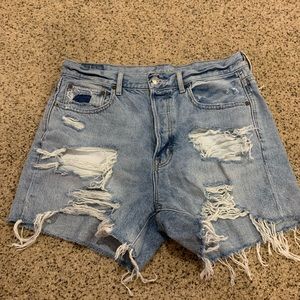 American Eagle - 90s Boyfriend Short